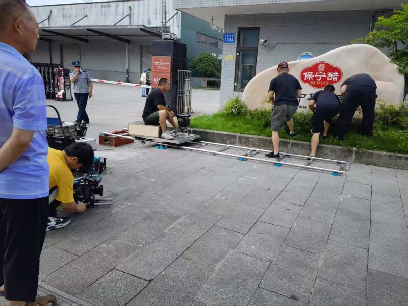 龙胜广告片拍摄公司核心优势：全流程服务，让品牌广告片省心更出彩